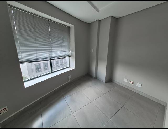 136M² OFFICE TO LET IN SUNNINGHILL